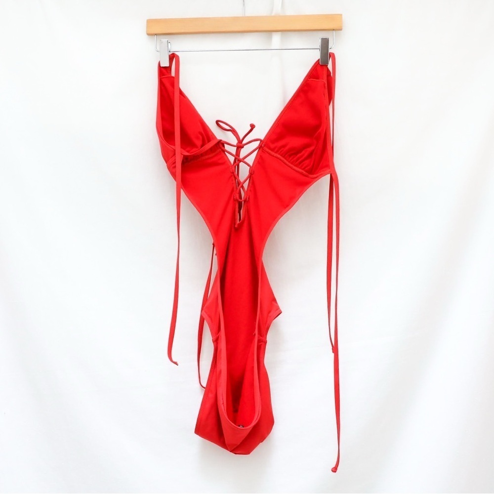 La Vie En Rose one piece swimsuit V-neck plunge ruffle bright red beach vacation - Picture 4 of 5